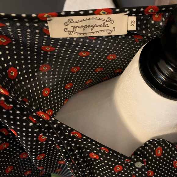 Women’s XS sheer high-low blouse - Picture 8 of 8